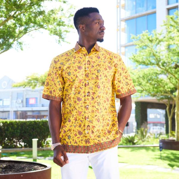 Swirling Spring Flowers – Yellow Printed Short Sleeve Men’s Shirt